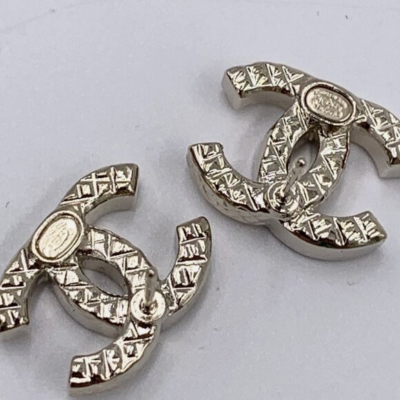 Authentic Chanel CC Earrings With Crystals Gold Hardware Brand New In Box - Picture 5 of 9